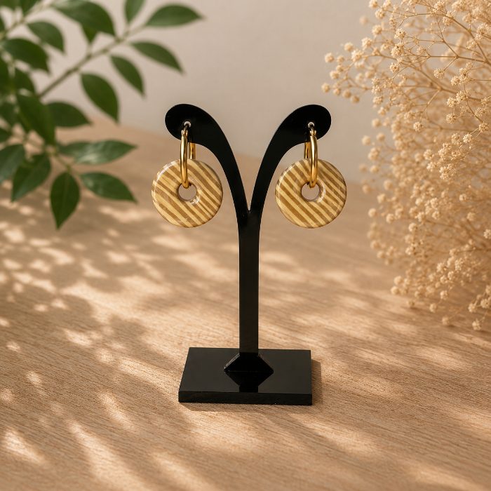 Aros Charms Donut Dorado, aros artesanales hechos a mano color dorado – Karivé Joyas