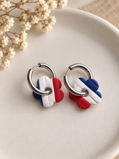 Aros Charm Flor Patria Plateado, aros hechos a mano – Karivé Joyas