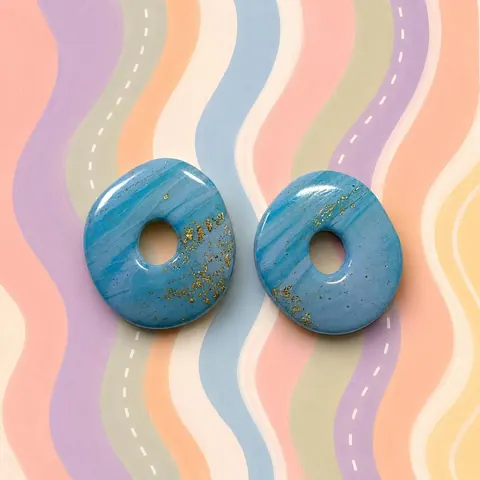 Donuts Celeste, aros hechos a mano – Karivé Joyas